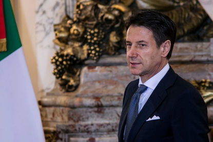 Италианската прокуратура разпитва премиера Конте заради отговора му срещу пандемията