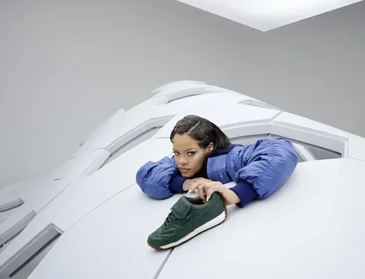 Риана и PUMA представиха два нови цвята на FENTY x PUMA Avanti 