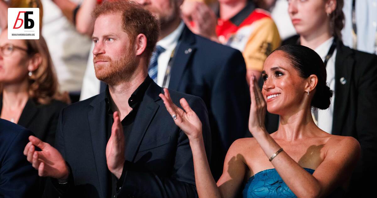 Публиката в Resorts World Theatre полудява много преди поп певицата