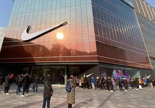 Nike заведе федерални дела срещу конкурентните компании New Balance и