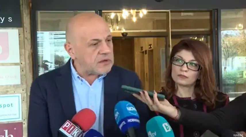 ГЕРБ вдигна жълт картон на кабинета: "За 6 месеца само смениха едни мантинели" 