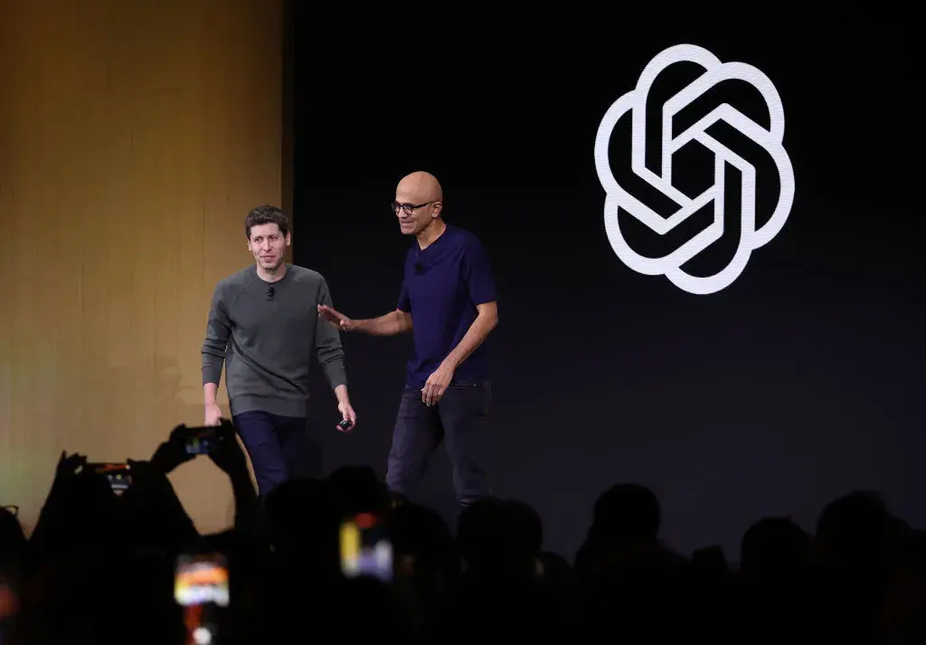 Изгоненият от OpenAI Сам Алтман поема AI-екипа на Microsoft
