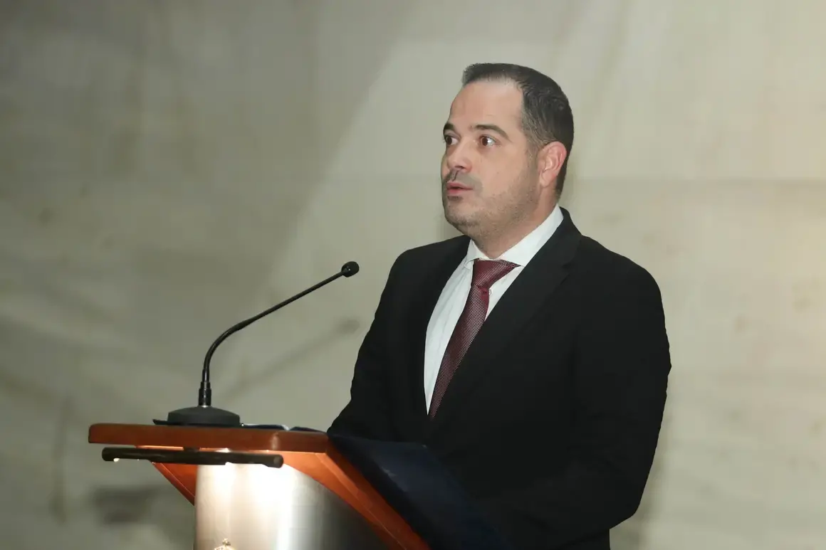 МВР свика брифинг, похвали "перфектната" работа на полицаите и избяга от въпросите на журналисти