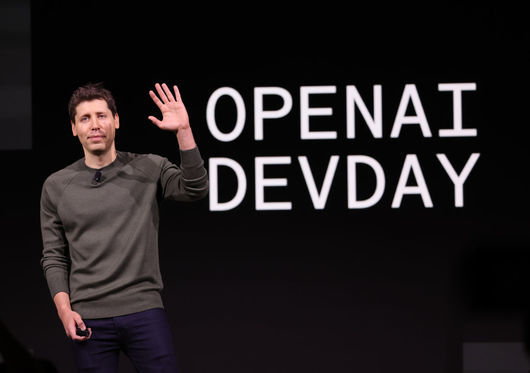 Пет дни след като борда на директорите на OpenAI уволни
