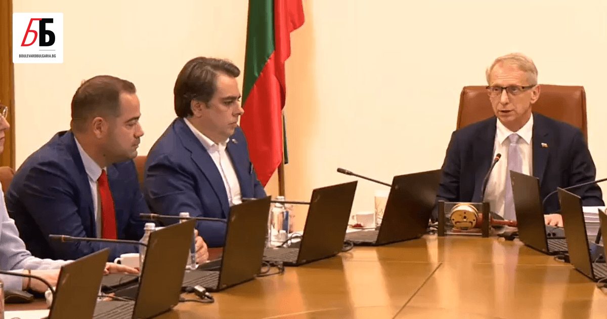 Премиерът Николай Денков поиска от вътрешния министър Калин Стоянов да