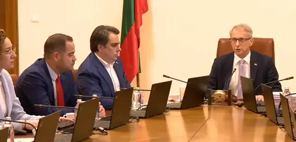 Полицай, фен на ЧВК "Вагнер", е заплашвал Тагарев. Случаят стигна до Министерски съвет