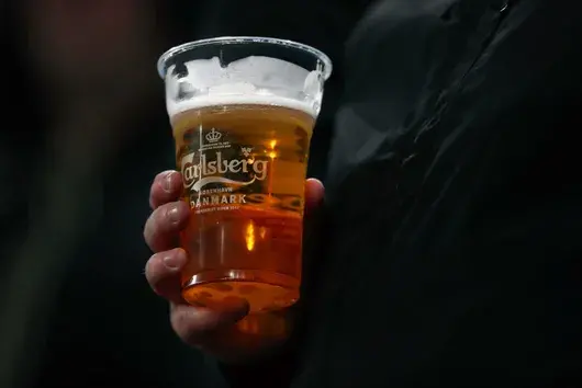 ЕС ще санкционира руснаци, участвали в завземането от Кремъл на Carlsberg и Adidas в Русия