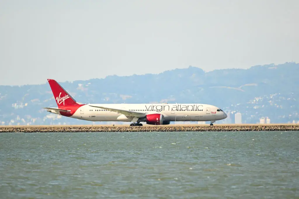 С Ричард Брансън на борда - Virgin Atlantic осъществява първия трансатлантически полет изцяло с устойчиво гориво