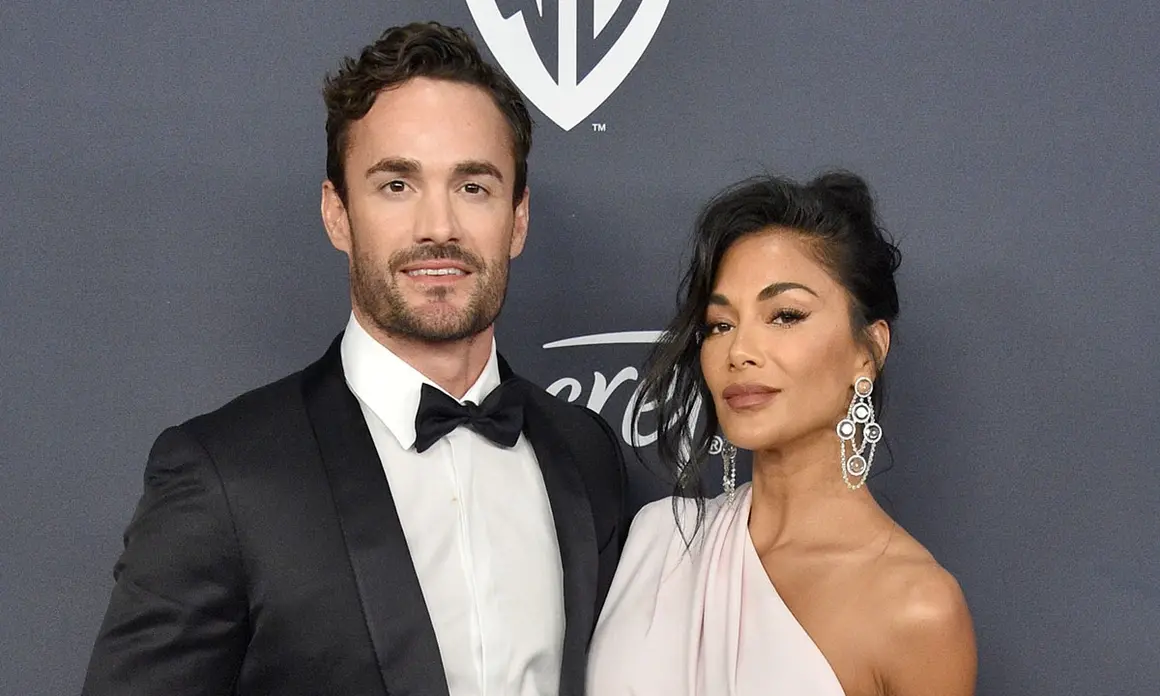 Кой е новият мъж до Никол Шерцингер?