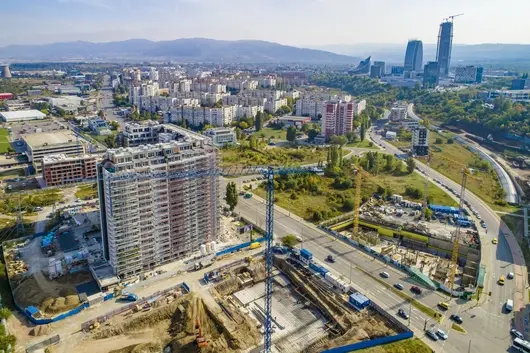 Въпреки сигналите на банките, БНБ не вижда проблем нито с лихвите, нито с имотите