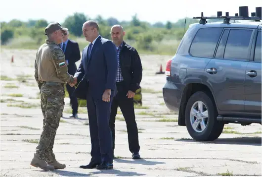 "Проблемът не е дронът, а параноята": Румен Радев защити НСО от Борисов