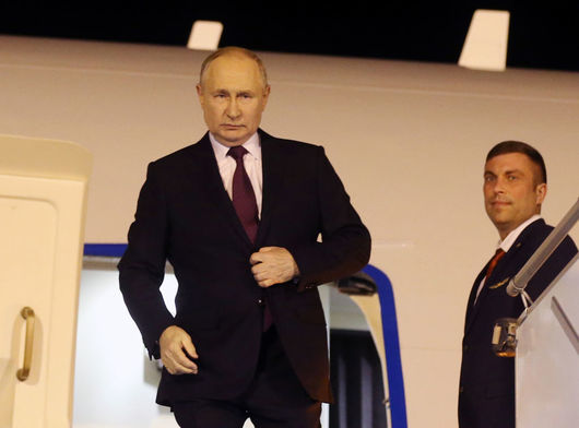 Путин и Кадиров се появиха в ОАЕ и Саудитска Арабия - където няма кой да ги арестува