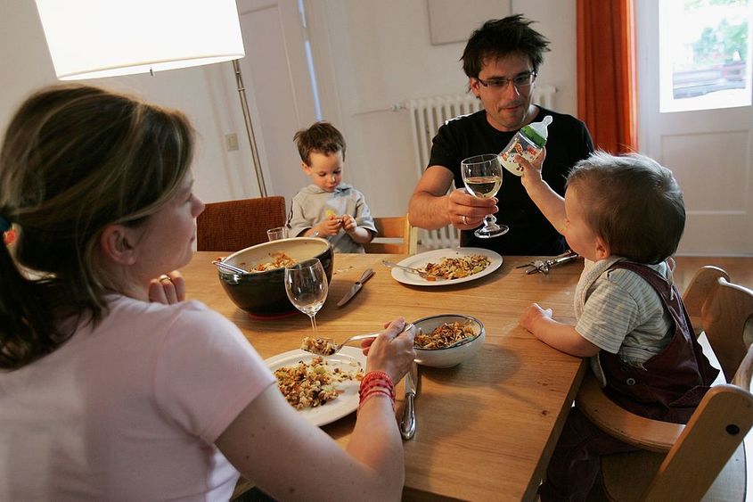 С малко свободно време и с не много високи доходи: Как живеят германците