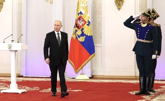 Военен "помолил", а Путин "прие" да се кандидатира за пети мандат