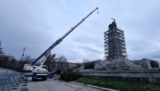 Големите скулптури от Паметника на съветската армия ще бъдат демонтирани