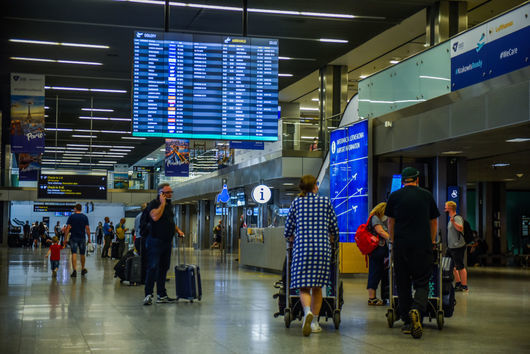 Паспортните проверки на летищата и пристанищата в България и Румъния