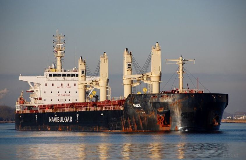 Отвлеченият кораб "Руен" може да се използва за нападения близо до Сомалия