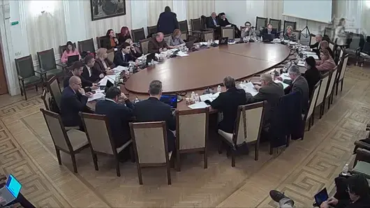 Хора с двойно гражданство ще могат да са депутати и министри, прие правната комисия в НС