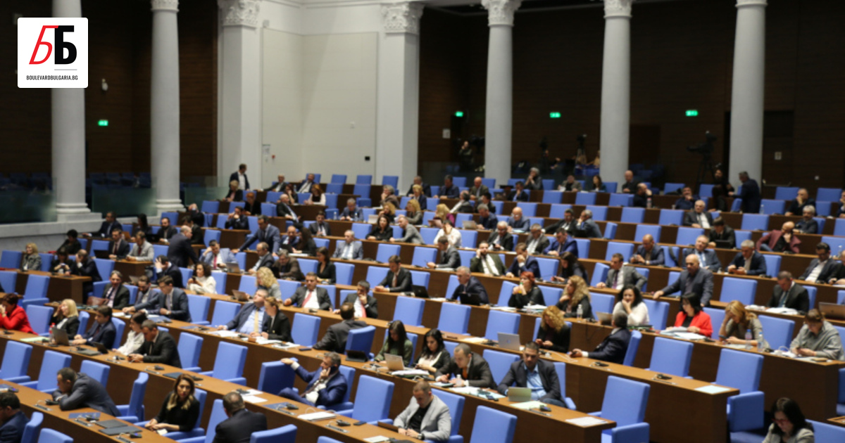 Депутатите продължават с гласуването на второ четене на държавния бюджет.Дебат