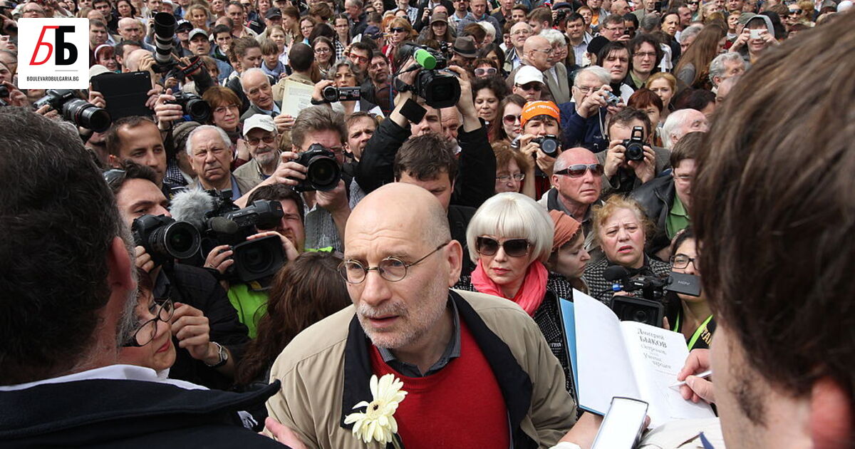 Един от най-известните руски писатели Борис Акунин е бил глобен