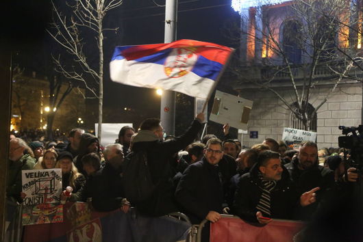 Граждани излязоха по улиците на Белград за да протестират срещу