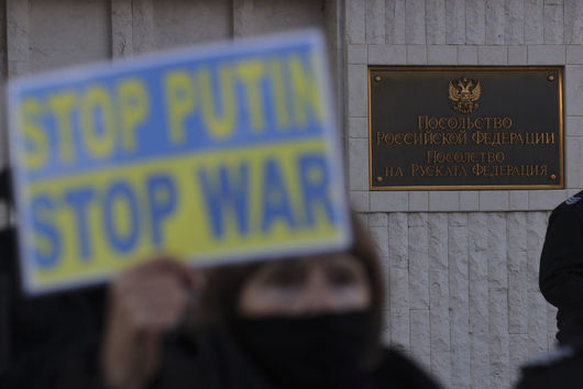 "Протест за мир" на путинисти в София опитва да вербува украинци 