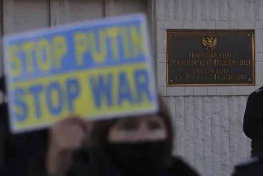 "Протест за мир" на путинисти в София опитва да вербува украинци 