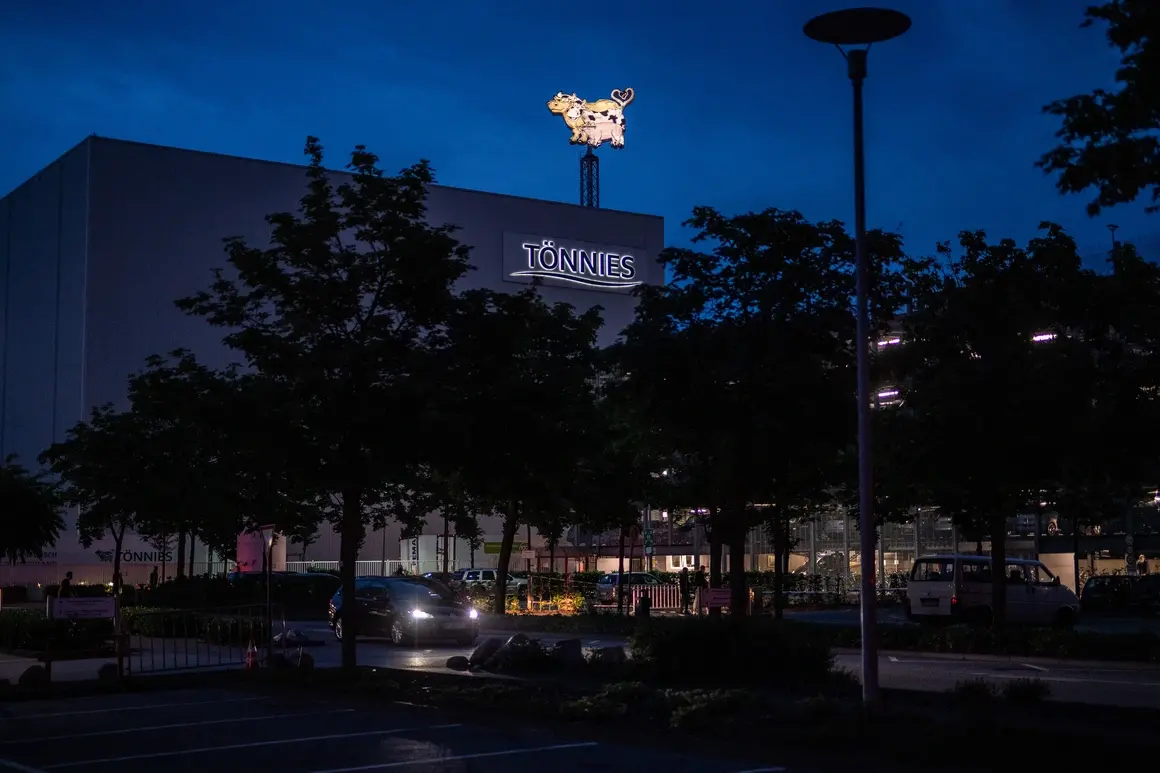 657 болни, 7000 под карантина: Българите и румънците ли са виновни за огнището в кланицата Tönnies?