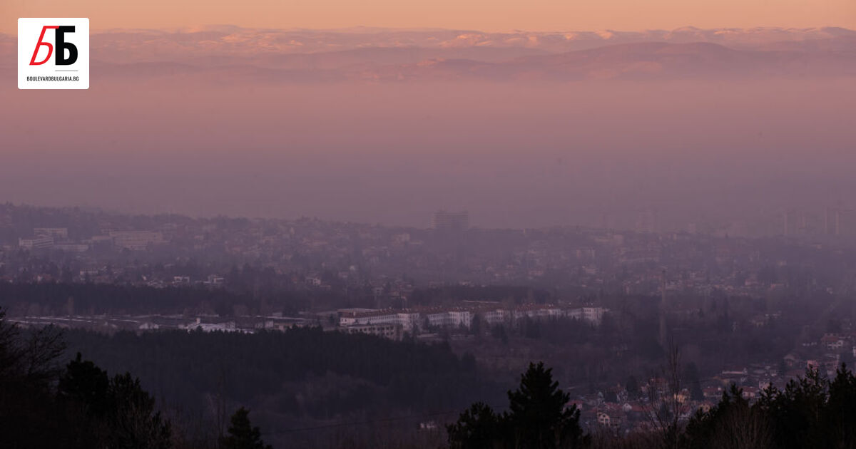 Въздухът на много места в страната продължава да е опасно