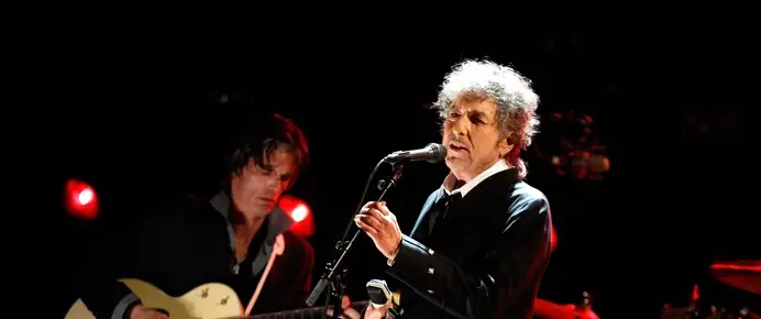 Железопътен вагон - новата и най-голяма скулптура на Боб Дилън