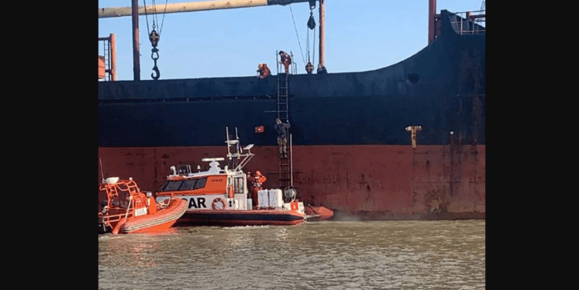 Цивилен товарен кораб е повреден след съприкосновение с мина в