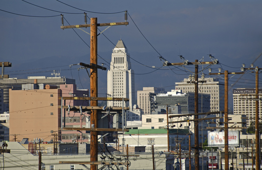 Калифорния може да промени сметките за ток, за да отговарят на доходите на хората