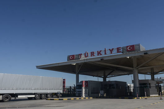 Километрична опашка на границата с Турция, МВнР съветва превозвачитете да подсигуряват вода и храна