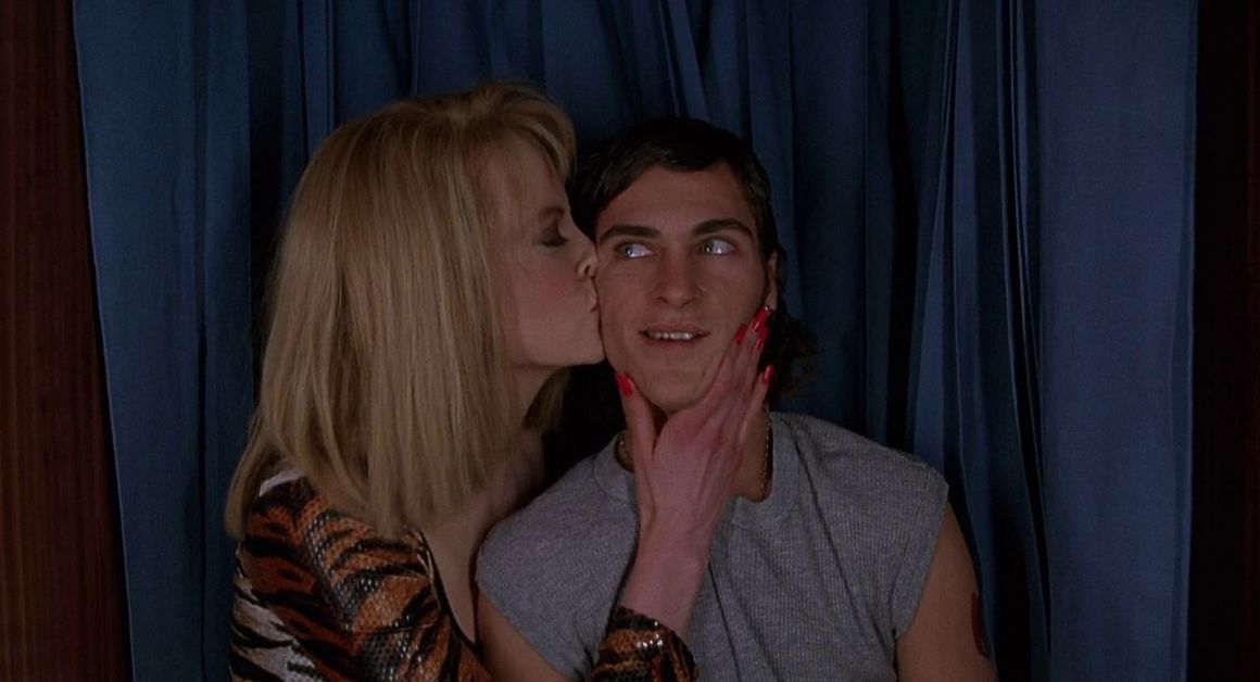 To Die For (1988)
<br><br>
Един от първите големи филми на Кидман я срещат с режисьора Гас Ван Сант. Тук тя е болезнено амбициозна телевизионна водеща, която е готова на всичко, за да стане звезда - дори с цената на мащабен криминален заговор. Във филма можем да видим още Мат Дилън, Хоакин Финикс, Кейси Афлек и др.