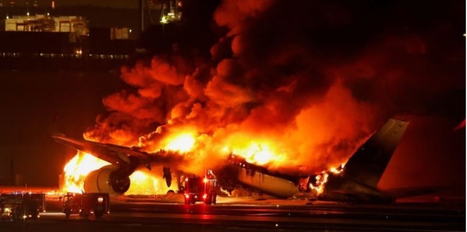Чудо или добра организация - как оцеляха пътниците от огнения ад на летището в Токио 