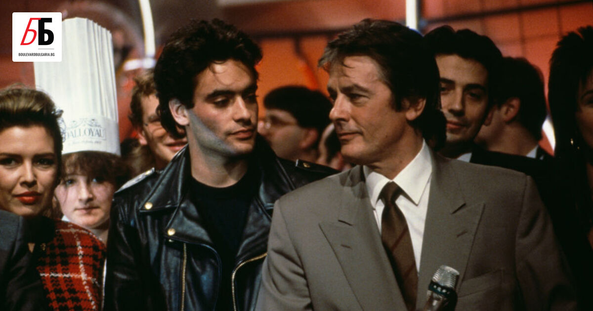 Семейните проблеми не спират да тормозят Ален Делон дори на