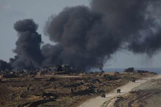 "Хизбула" атакува с ракети северната част на Израел - тя отговори с ответен удар