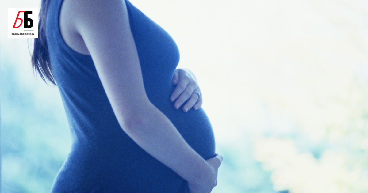 Тя е непълнолетна, но е бременна или вече е родила