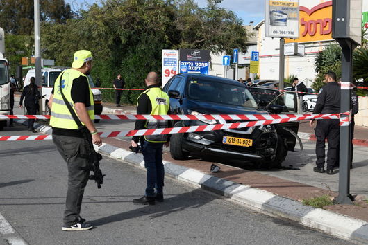 Атентат с коли срещу пешеходци в Тел Авив взе жертва, 17 са ранени