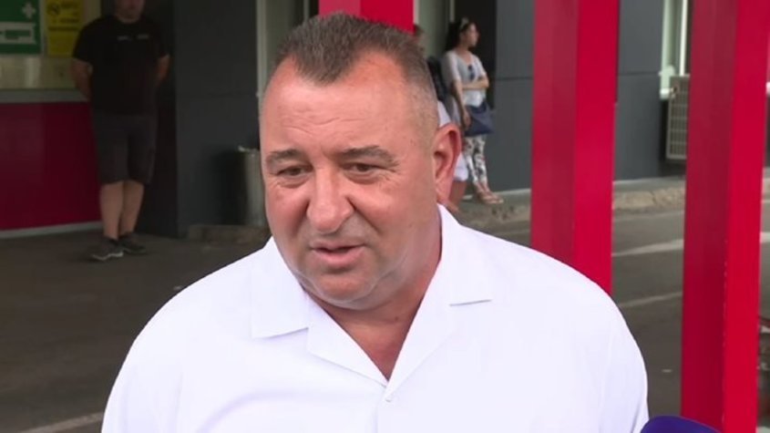 Шефът на "Пирогов" бави по комичен начин делото за уволнението си - нямал 15 лева