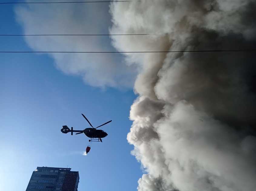 Сърбия изгаси пожар в "китайски" мол с руски хеликоптер и се похвали, че скоро ще е суперсила на Балканите 