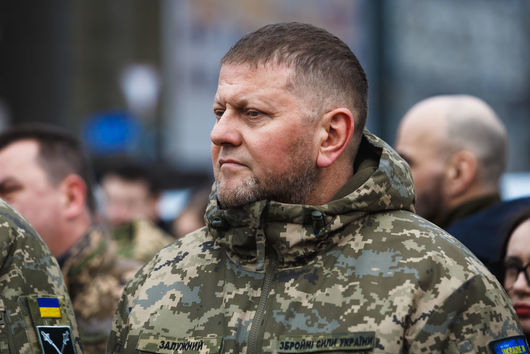 Украинският президент Володимир Зеленски планира да премахне от поста главнокомандващия