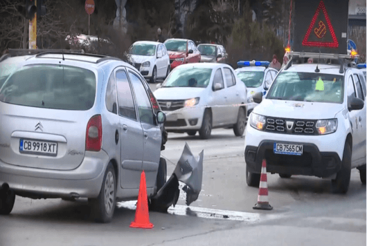 Шофьор с положителна проба за алкохол и наркотици причини тежка катастрофа в София