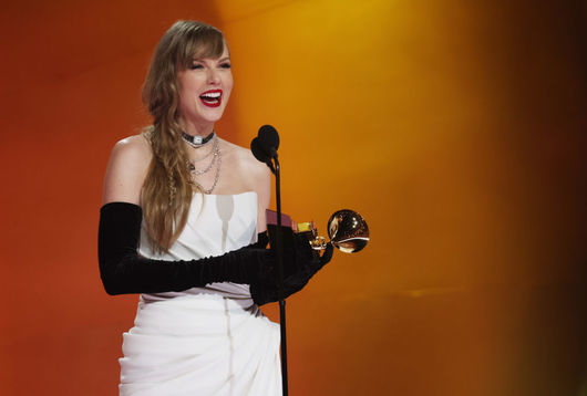 Рекорден успех на Тейлър Суифт в нощта на наградите "Грами"