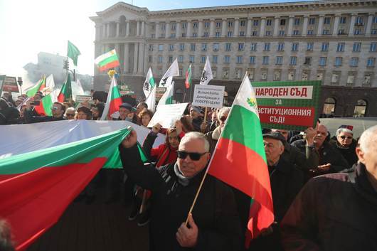 МВР се закани да спре "противозаконните" протести на "Възраждане"