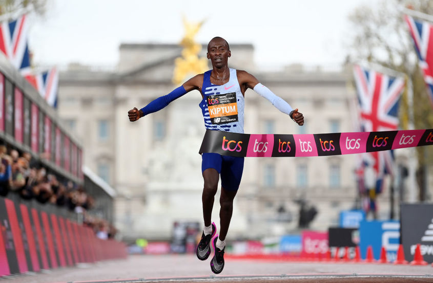 Световният рекордьор в маратона загина едва на 24 г. при катастрофа