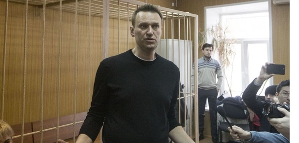 По тялото на Навални е имало синини. Вероятно е починал по-рано, казва затворник