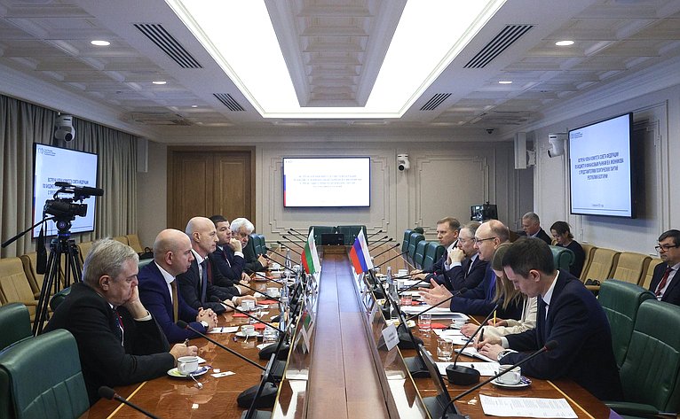 "Възраждане" и Румен Петков се озоваха в Москва в деня на смъртта на Навални