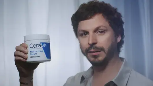 Майкъл Сера ли се оказа създателят на CeraVe? Супербоул разкри загадката