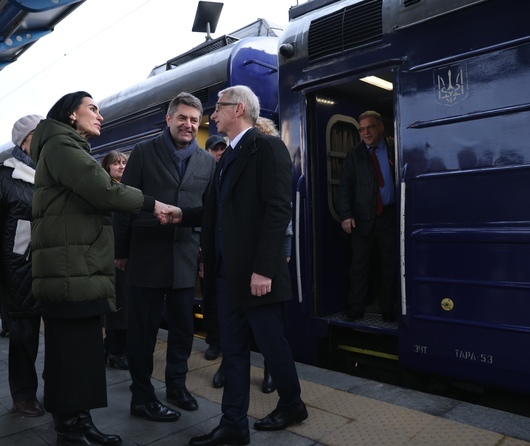 Николай Денков пристигна в Украйна с правителствена делегация